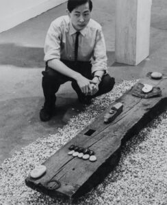 Nobu Siraisi with his sculpture "Homeward with Treasure" (1963). Collection: Genji Siraisi.